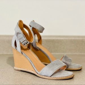 NWT — Suede Wedges, Qupid, Size 9